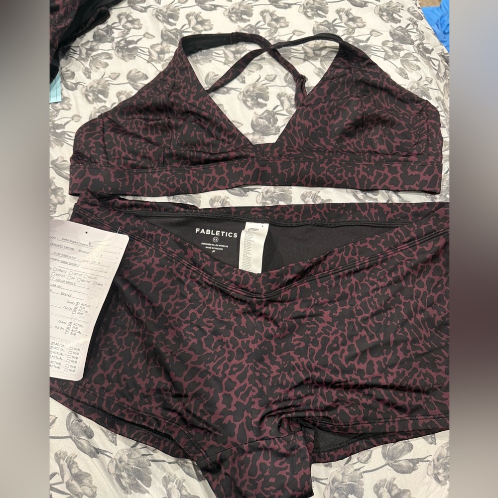 Fabletics Women's Black and Maroon Sports Bra Set